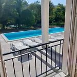 Villa Blanc - With Riverside Buna