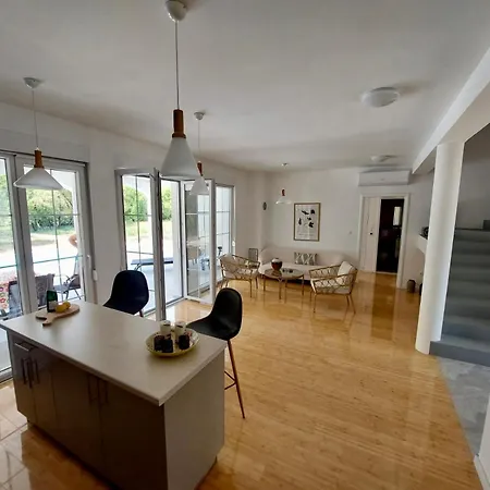 Blanc - With Riverside Buna