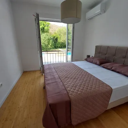 Blanc - With Riverside *